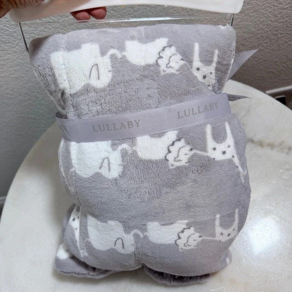 Lullaby Luxury Baby Blanket Gray‎ White Animal Print 30 x 40 Plush Sherpa Fleece